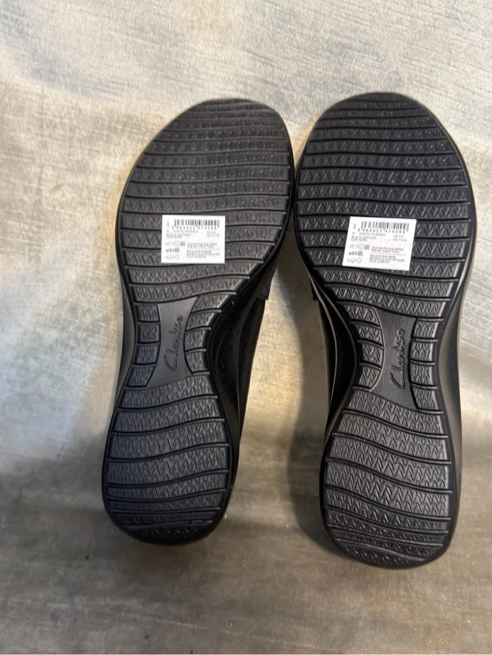 Clarks Kaetlyn Rhea Black Leather Slip-On Flats. Women's Size 7.5 Wide NEW